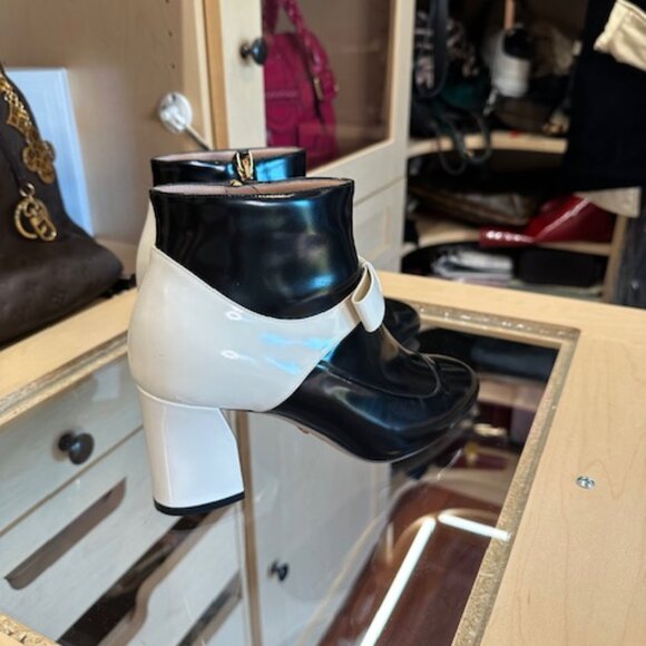 GUCCI SIZE 37 COLORBLOCK PATTERN BLACK & OFF-WHITE BOOTIES - Picture 2 of 8